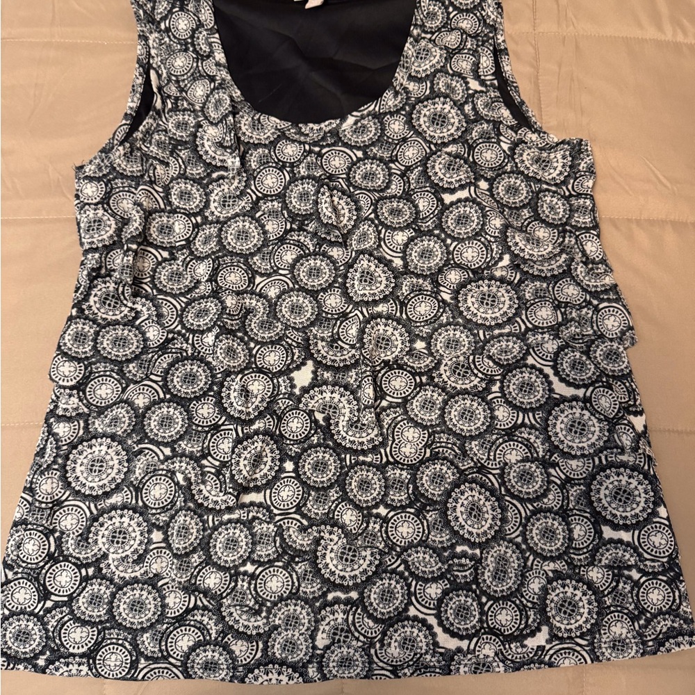 Roz & Ali Black and White Tank Top with Floral Design and Sleeveless Style